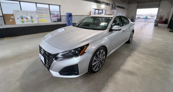 Thumbnail: 2023 Nissan Altima - 1
