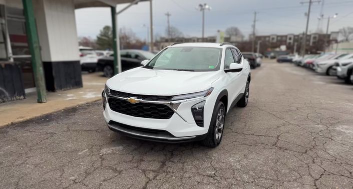 Thumbnail: 2025 Chevrolet Trax - 1