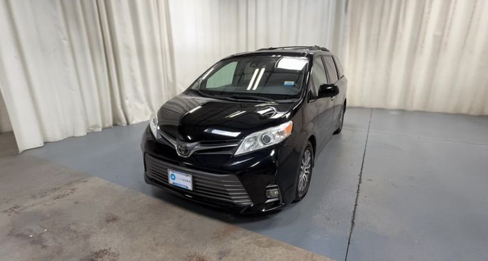 Thumbnail: 2019 Toyota Sienna - 1