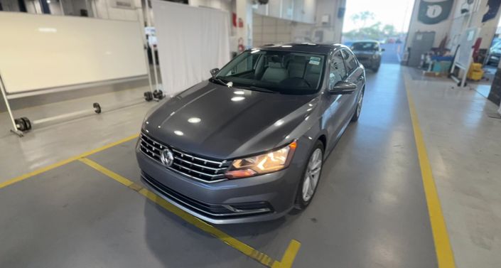 Thumbnail: 2019 Volkswagen Passat - 1