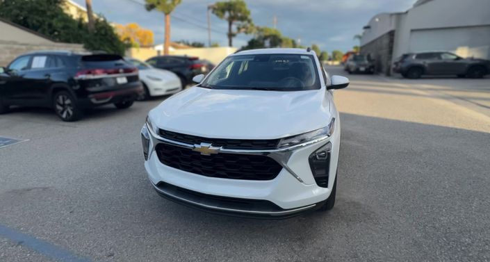 Thumbnail: 2025 Chevrolet Trax - 1