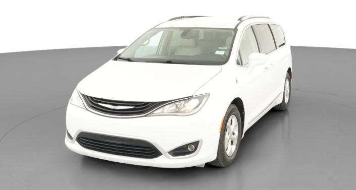 Thumbnail: 2018 Chrysler Pacifica - 1