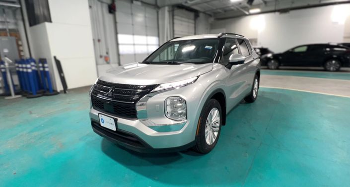 Thumbnail: 2022 Mitsubishi Outlander - 1