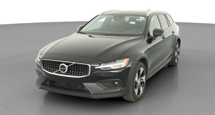 Thumbnail: 2025 Volvo V60 - 1