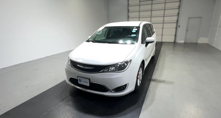 Thumbnail: 2017 Chrysler Pacifica - 1