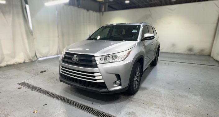 Thumbnail: 2017 Toyota Highlander - 1