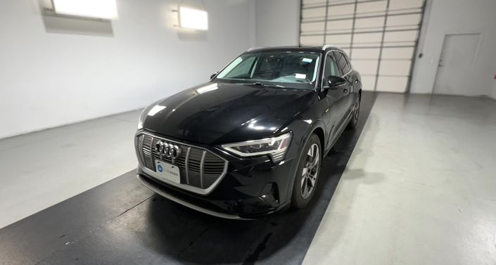 Thumbnail: 2022 Audi e-tron - 1