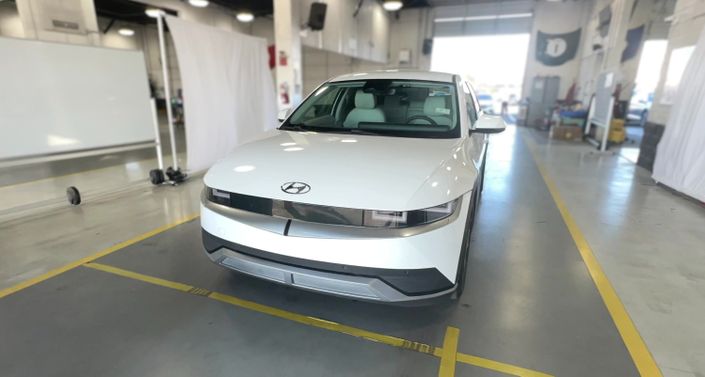 Thumbnail: 2022 Hyundai Ioniq 5 - 1