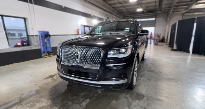 Thumbnail: 2024 Lincoln Navigator - 1