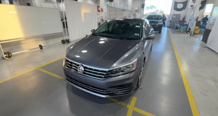 Thumbnail: 2017 Volkswagen Passat - 1