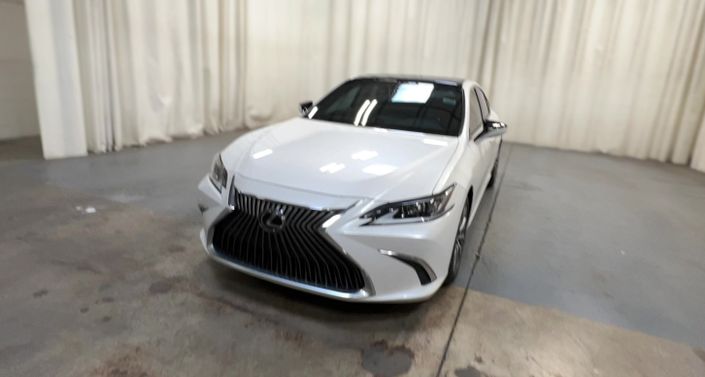 Thumbnail: 2020 Lexus ES - 1