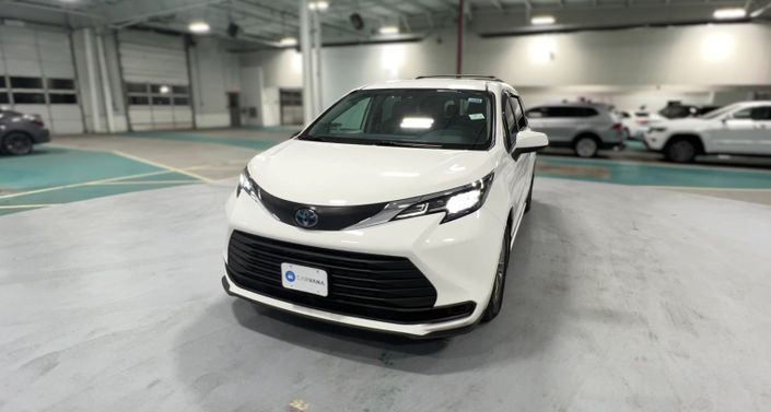 Thumbnail: 2021 Toyota Sienna - 1