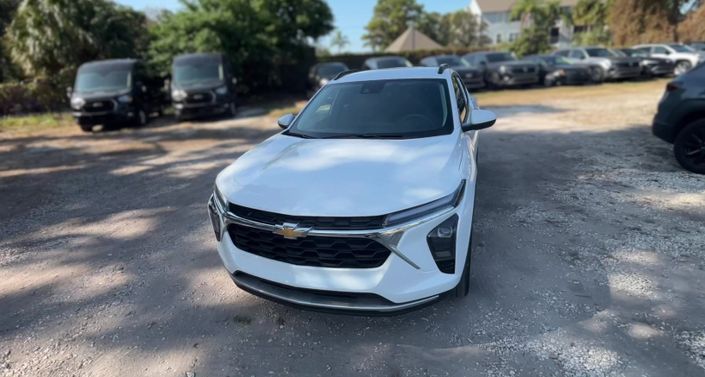 Thumbnail: 2025 Chevrolet Trax - 1