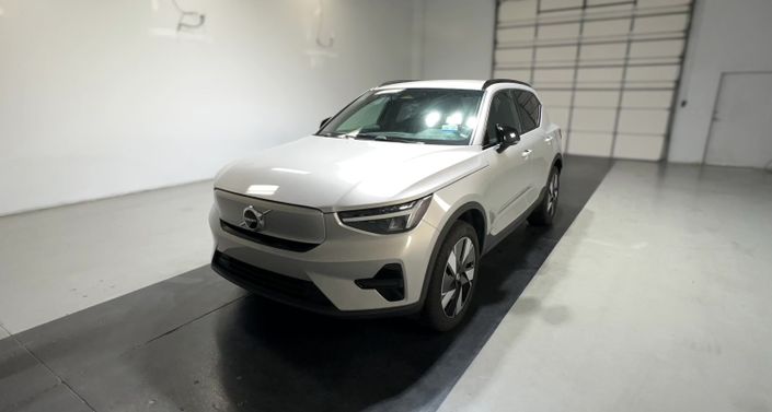 Thumbnail: 2024 Volvo XC40 - 1