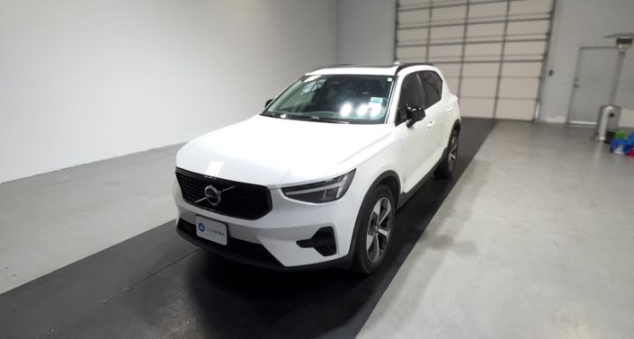 Thumbnail: 2024 Volvo XC40 - 1