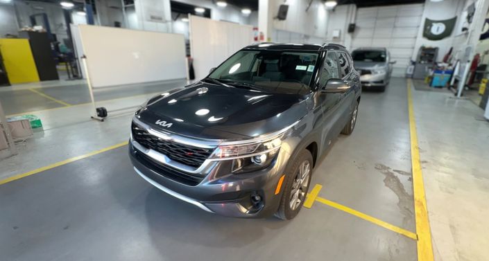 Thumbnail: 2023 Kia Seltos - 1