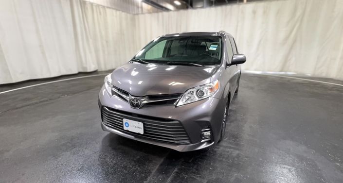 Thumbnail: 2019 Toyota Sienna - 1
