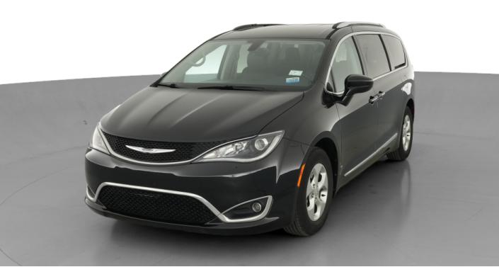 Thumbnail: 2017 Chrysler Pacifica - 1