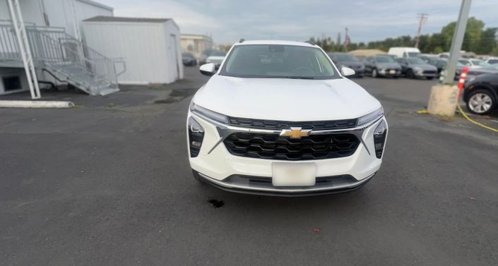 Thumbnail: 2025 Chevrolet Trax - 1