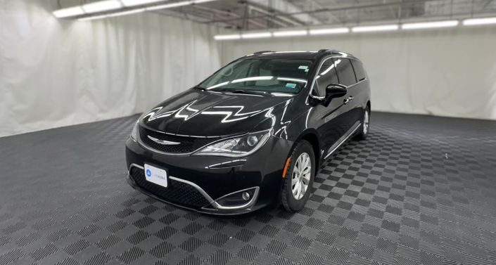 Thumbnail: 2017 Chrysler Pacifica - 1