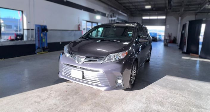 Thumbnail: 2020 Toyota Sienna - 1