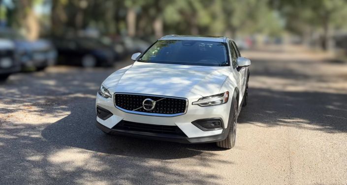 Thumbnail: 2025 Volvo V60 - 1