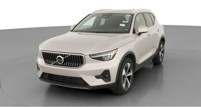 Thumbnail: 2025 Volvo XC40 - 1