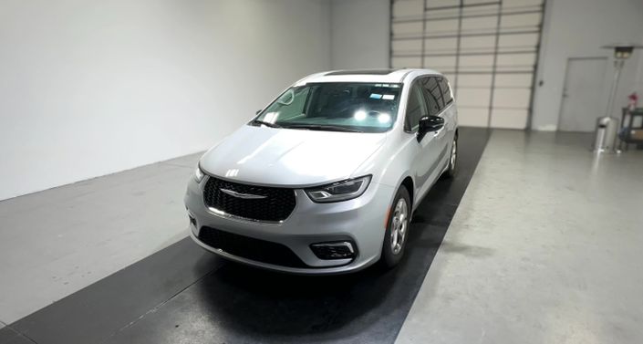 Thumbnail: 2024 Chrysler Pacifica - 1