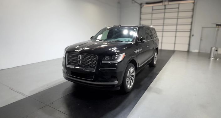 Thumbnail: 2024 Lincoln Navigator - 1