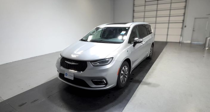 Thumbnail: 2023 Chrysler Pacifica - 1