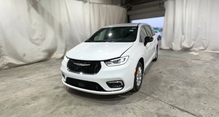 Thumbnail: 2025 Chrysler Pacifica - 1