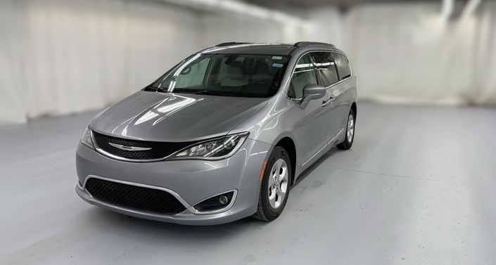 Thumbnail: 2017 Chrysler Pacifica - 1