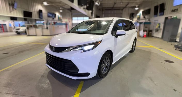 Thumbnail: 2024 Toyota Sienna - 1