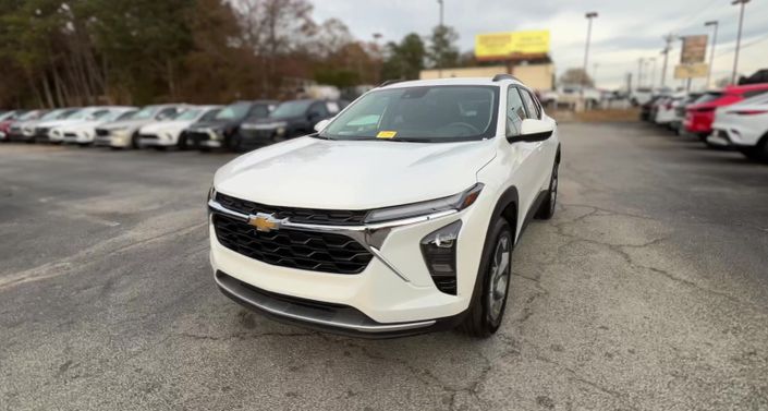 Thumbnail: 2025 Chevrolet Trax - 1