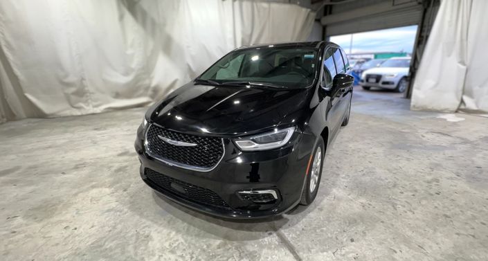 Thumbnail: 2024 Chrysler Pacifica - 1