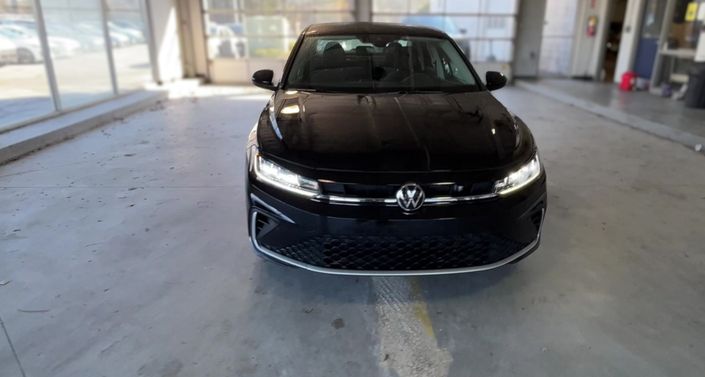 Thumbnail: 2025 Volkswagen Jetta - 1