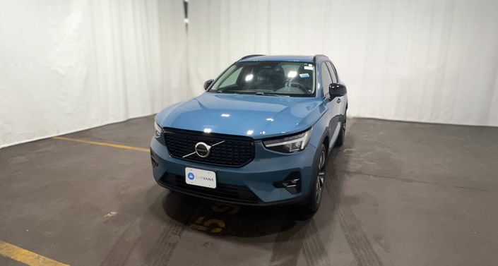 Thumbnail: 2024 Volvo XC40 - 1