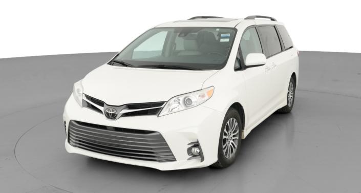 Thumbnail: 2018 Toyota Sienna - 1