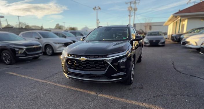 Thumbnail: 2025 Chevrolet Trax - 1