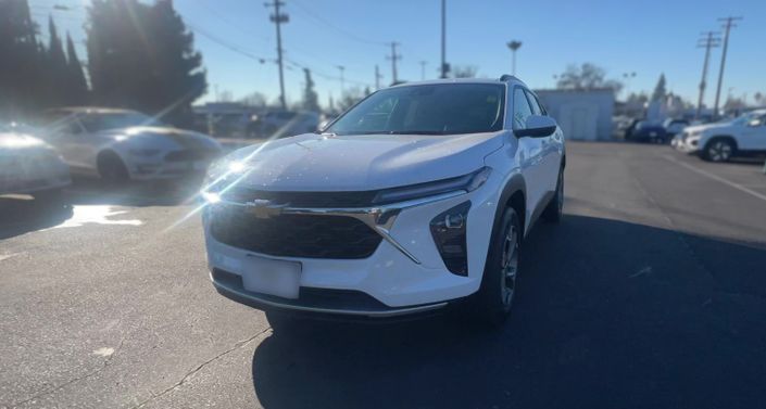 Thumbnail: 2025 Chevrolet Trax - 1