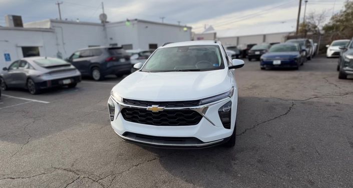 Thumbnail: 2025 Chevrolet Trax - 1