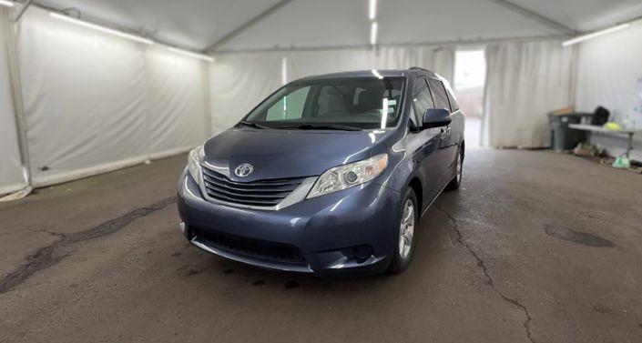 Thumbnail: 2015 Toyota Sienna - 1