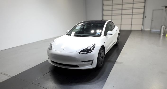 Thumbnail: 2021 Tesla Model 3 - 1