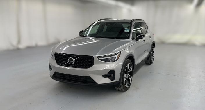 Thumbnail: 2025 Volvo XC40 - 1