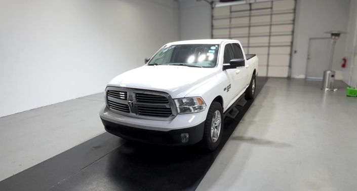 Thumbnail: 2019 RAM 1500 Classic - 1