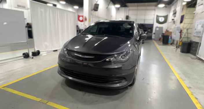 Thumbnail: 2018 Chrysler Pacifica - 1