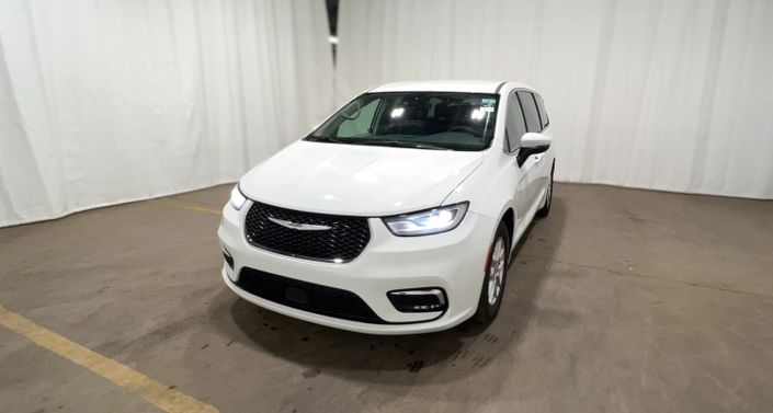 Thumbnail: 2023 Chrysler Pacifica - 1