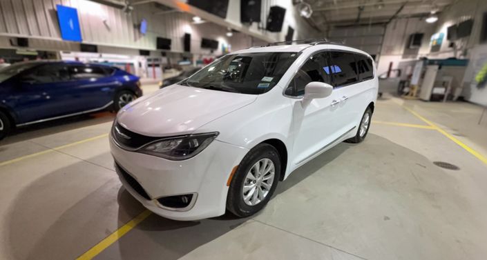 Thumbnail: 2017 Chrysler Pacifica - 1