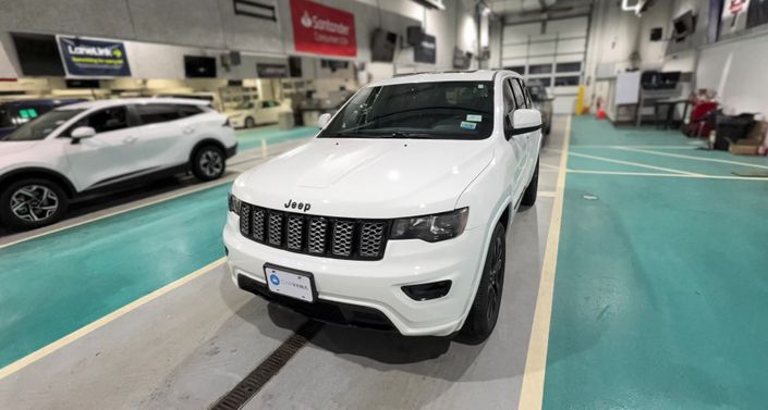 Thumbnail: 2019 Jeep Grand Cherokee - 1