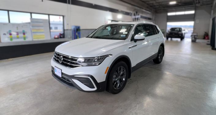 Thumbnail: 2023 Volkswagen Tiguan - 1
